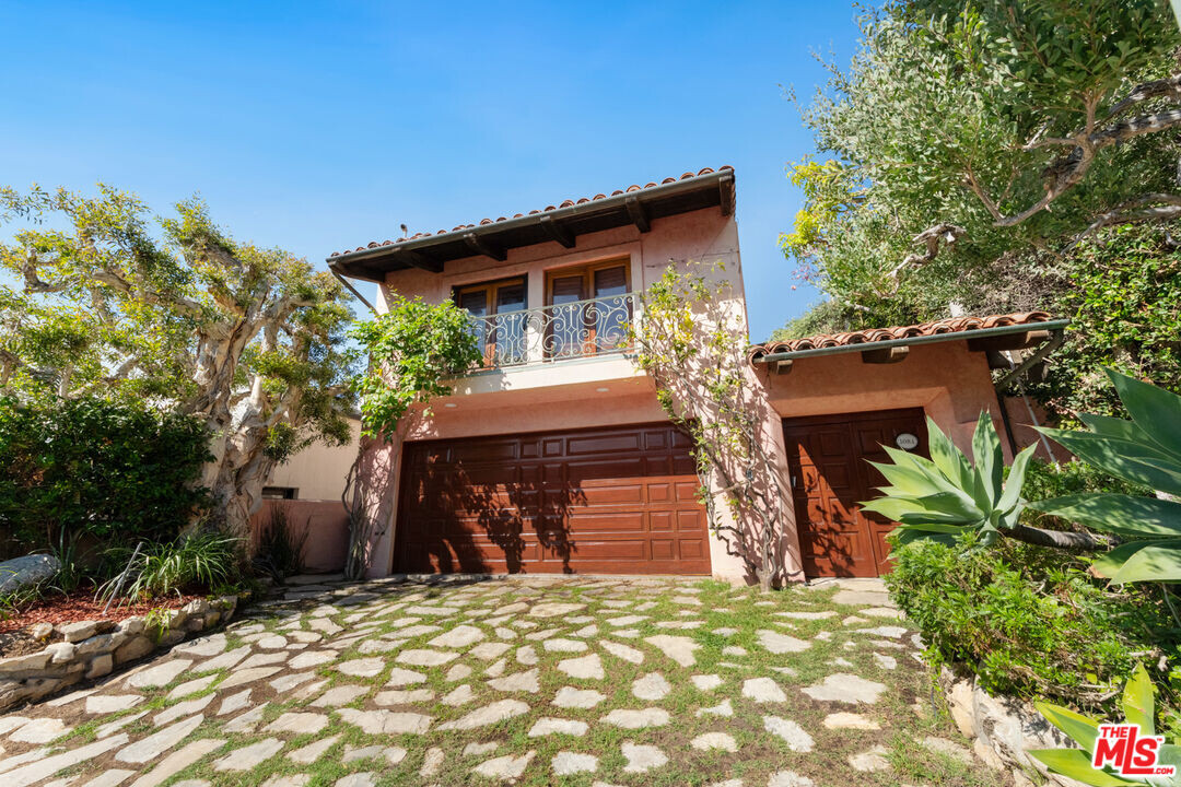 23351 Malibu Colony Rd in Malibu, CA - Building Photo