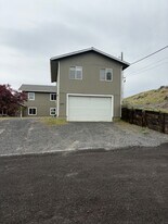 1407 D St SW in Ephrata, WA - Building Photo