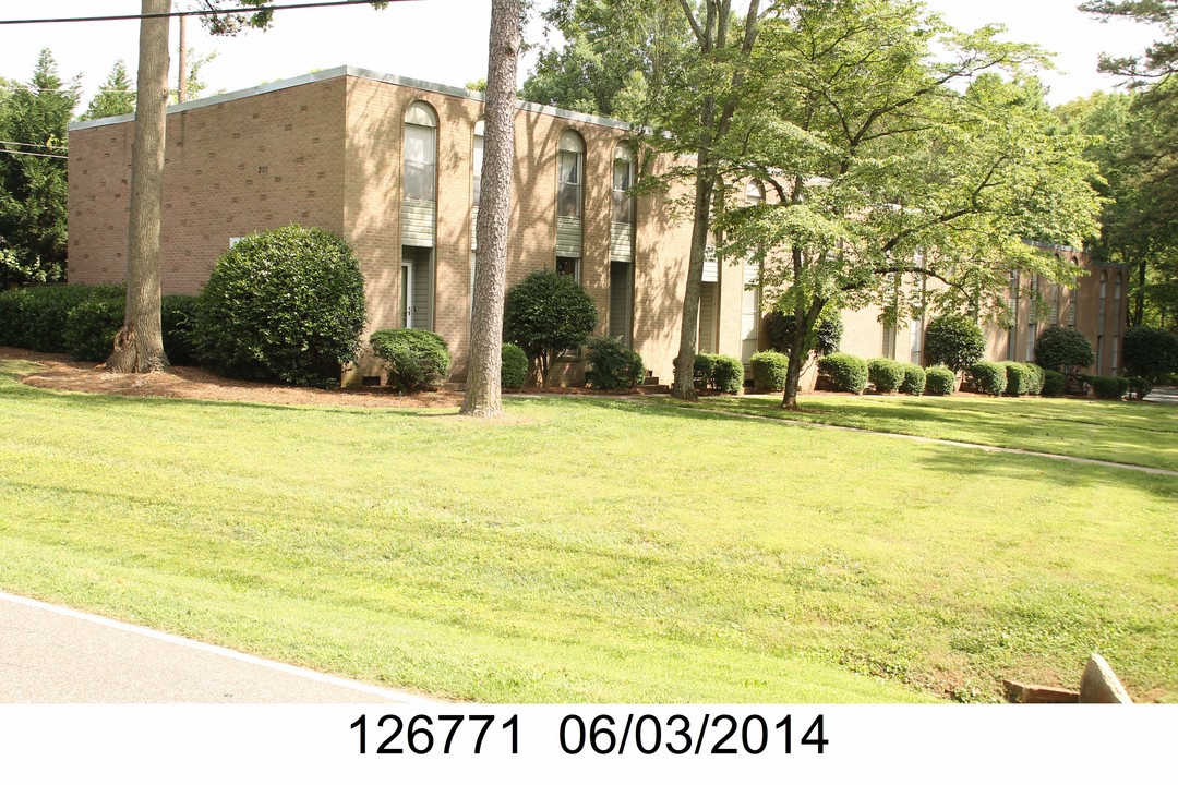 PineHurst Townhomes in Belmont, NC - Foto de edificio