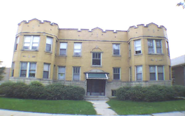 5453 W Wellington Ave in Chicago, IL - Foto de edificio