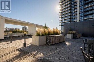 38 Water Walk Dr in Markham, ON - Building Photo - Building Photo