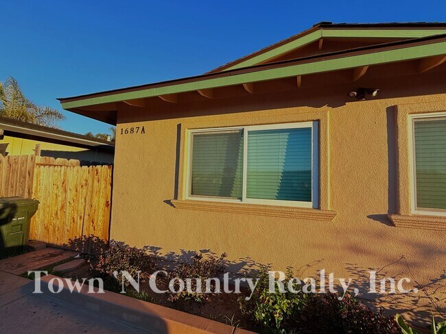 1687 Siskiyou Dr in Salinas, CA - Building Photo - Building Photo