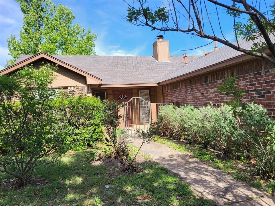 512 Maplecreek Dr in Leander, TX - Building Photo