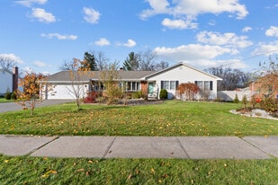 127 Two Rod Hwy in Wethersfield, CT - Building Photo