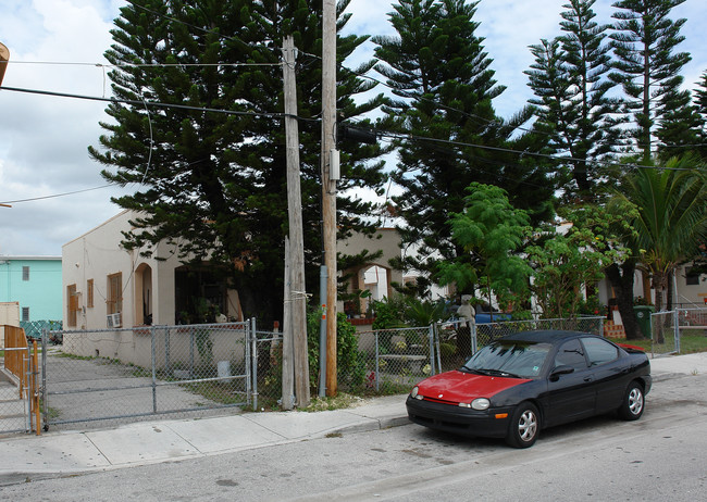 2810 NW 1st Ave in Miami, FL - Foto de edificio - Building Photo