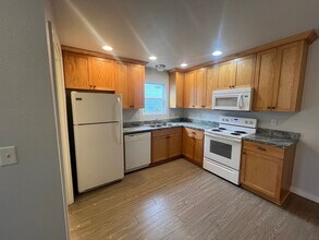 416-426 NE Jackson St in Roseburg, OR - Building Photo - Building Photo