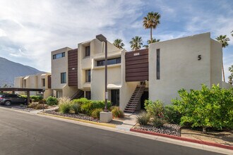 Smoke Tree in Palm Springs, CA - Foto de edificio - Building Photo