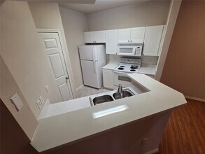 3045 Marina Bay Dr in League City, TX - Building Photo - Building Photo