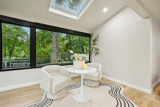 10 Oakridge Ave in Pittsburgh, PA - Building Photo - Building Photo