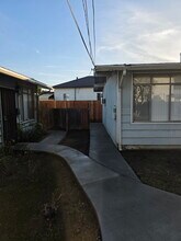 3250 1/2 Walnut Grove Ave in Rosemead, CA - Building Photo - Building Photo