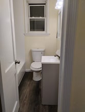 2102 Parksley Ave in Baltimore, MD - Foto de edificio - Building Photo