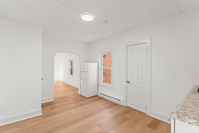 65 Shaw St-Unit -2-B in New London, CT - Building Photo - Building Photo