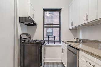 4706 49th St in Woodside, NY - Foto de edificio - Interior Photo