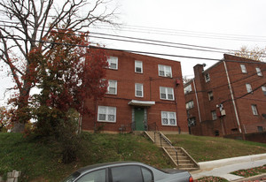 933 52nd St NE in Washington, DC - Building Photo