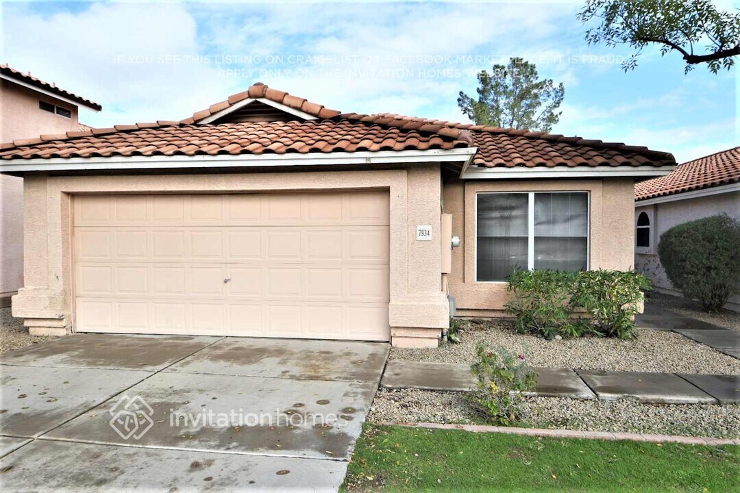 7934 W Laurel Ln in Peoria, AZ - Foto de edificio