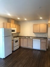 Cherry Hill Apartments in Vancouver, WA - Building Photo - Interior Photo