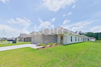 22857 Monterey Ave in Denham Springs, LA - Building Photo - Building Photo