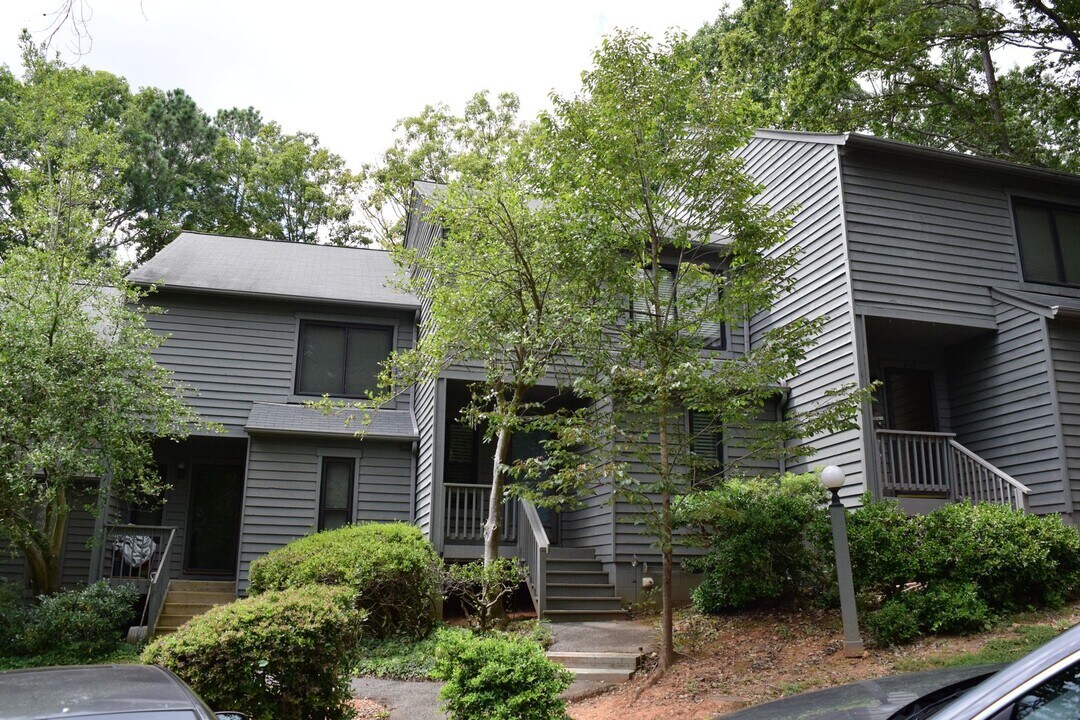 9745 Groundhog Dr in Richmond, VA - Building Photo