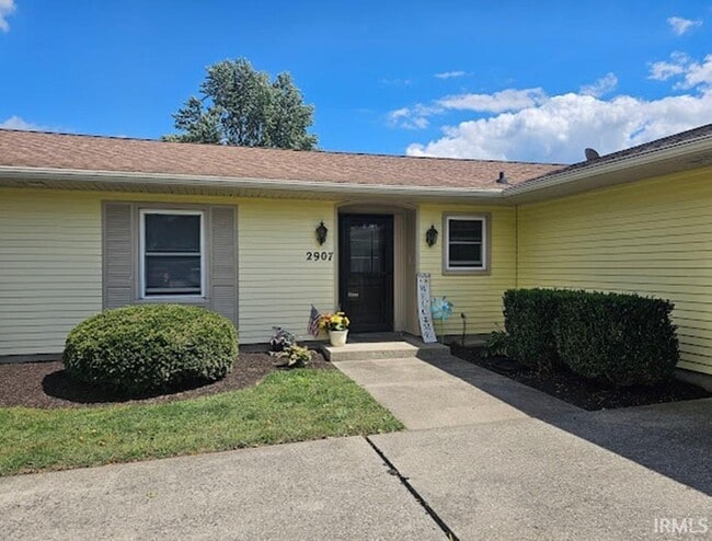 2907 Greenbriar Dr