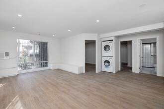 Ardmore in Los Angeles, CA - Building Photo - Interior Photo