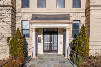 Pasadena Condominium in Washington, DC - Foto de edificio - Building Photo