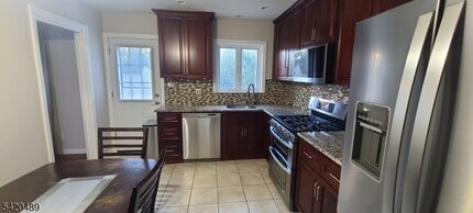 5 Tower Rd in Livingston, NJ - Building Photo - Building Photo