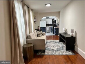 2112 Cambridge St in Baltimore, MD - Building Photo - Building Photo