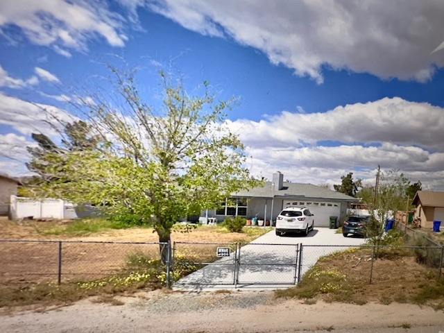 21898 Dotame Ave in Apple Valley, CA - Building Photo