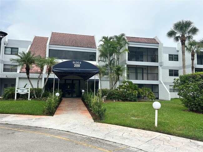 property at 200 Lakeview Dr