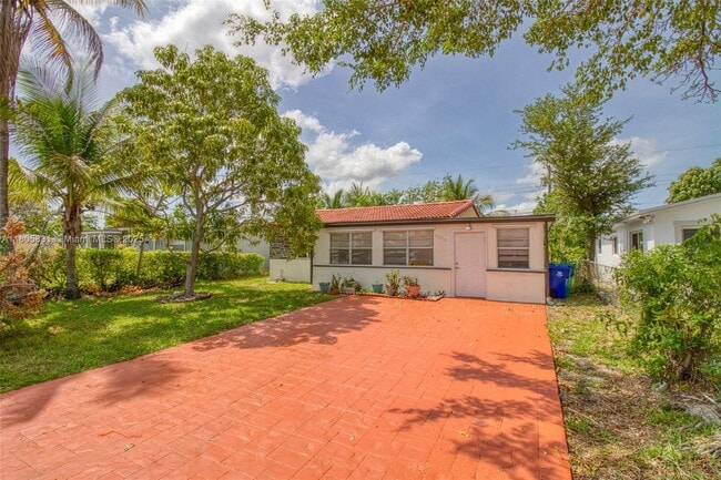 6240 SW 22nd Ct in Miramar, FL - Building Photo - Building Photo