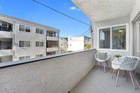 The Coronado House in Long Beach, CA - Foto de edificio - Building Photo