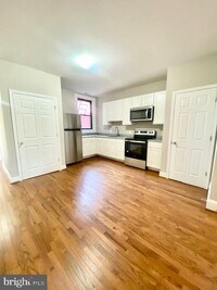 719 Reservoir St photo'