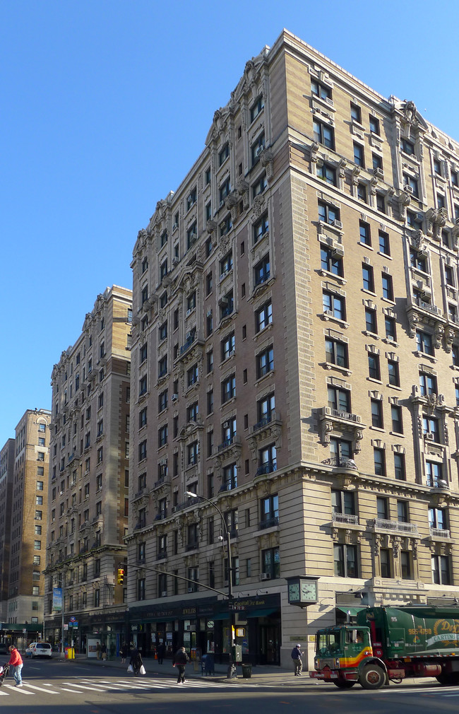 Van Dyck Apartments in New York, NY - Building Photo - Building Photo