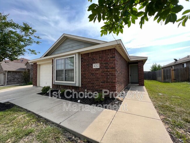 4212 Mantis St in Fort Worth, TX - Building Photo - Building Photo