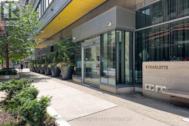 8-608 Charlotte St in Toronto, ON - Building Photo - Building Photo