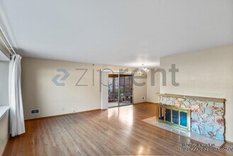 452 Cirrus Ave in Sunnyvale, CA - Foto de edificio - Building Photo