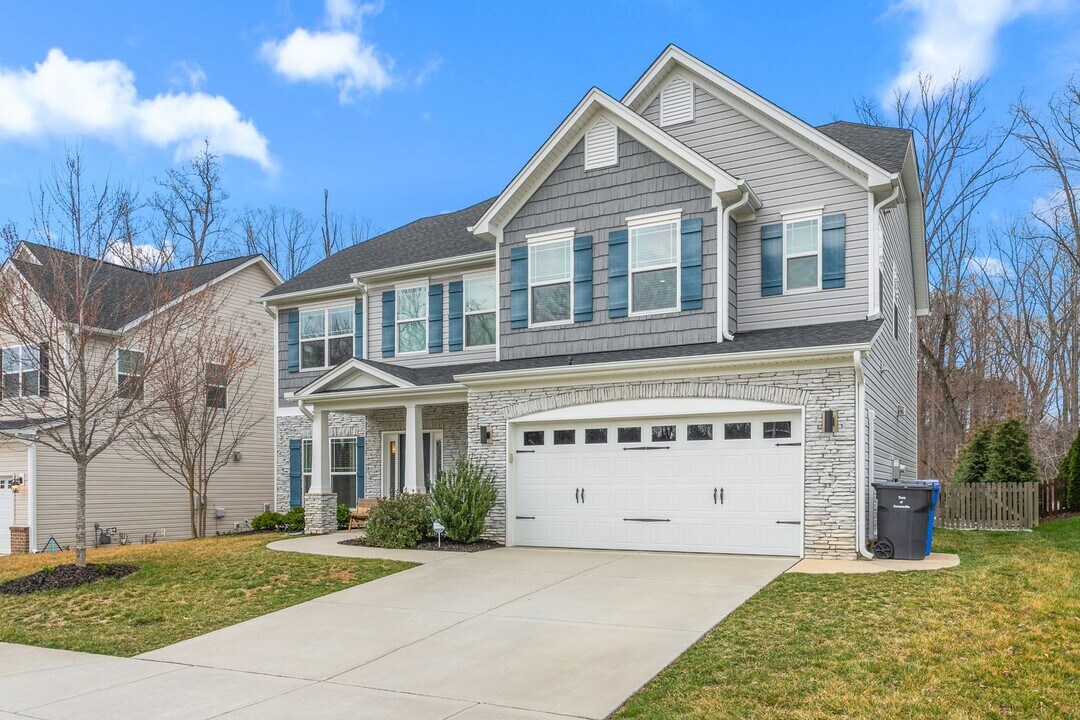 1103 Magenta Way in Kernersville, NC - Building Photo