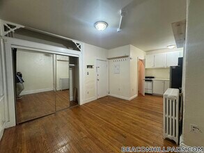 72 Revere St, Unit 1F in Boston, MA - Foto de edificio - Building Photo