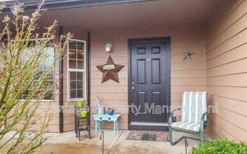 3122 30th Ave SE in Albany, OR - Building Photo - Building Photo