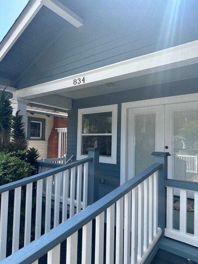 834 E Main St in Ventura, CA - Building Photo - Building Photo