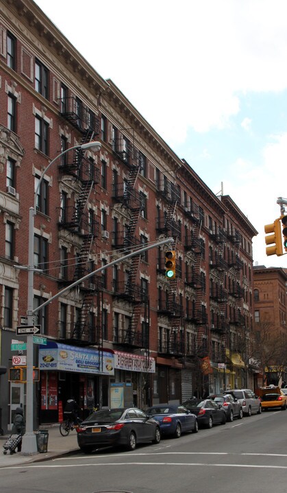 1571 Lexington Ave in New York, NY - Foto de edificio