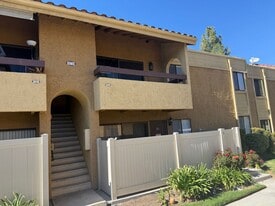 18750 Mandan St in Santa Clarita, CA - Building Photo