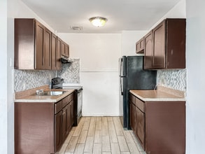 1545 Medary Ave in Philadelphia, PA - Building Photo - Building Photo