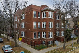 2501 W Leland Ave Apartments