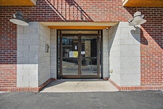 261 S Limestone in Lexington, KY - Building Photo - Building Photo