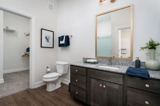 Skytop Apartments in Cincinnati, OH - Foto de edificio - Building Photo