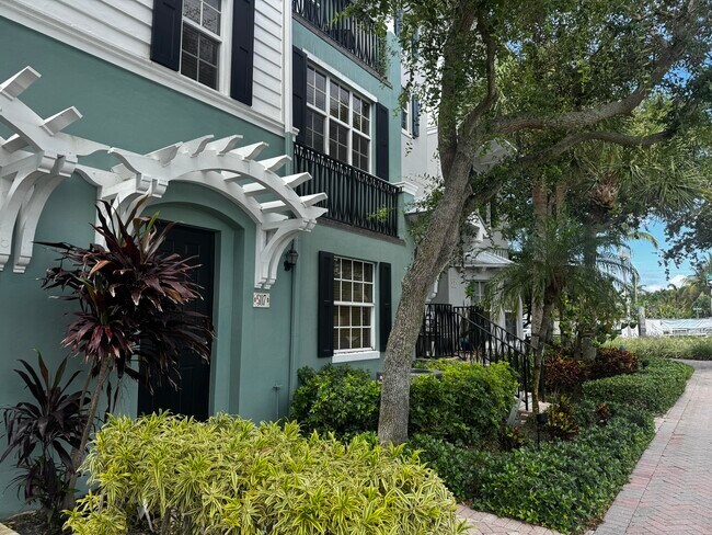 property at 507 N Mallory Cir