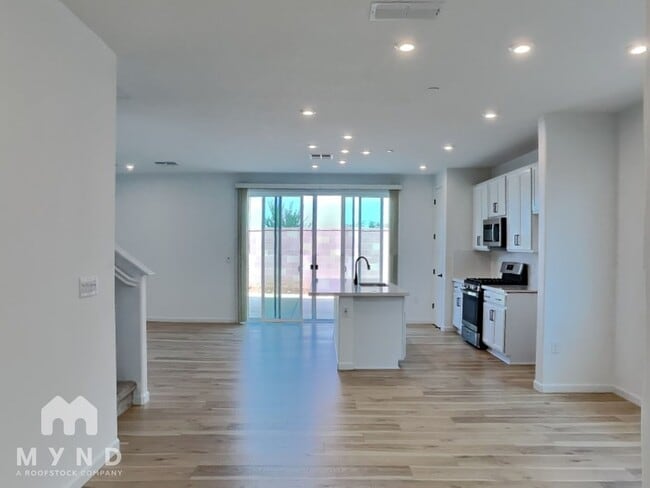 3960 Valance Wy in Rancho Cordova, CA - Building Photo - Building Photo