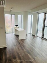 370-370 Martha St in Burlington, ON - Building Photo - Building Photo