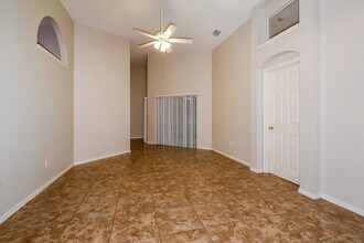 6752 Waterton Dr in Riverview, FL - Building Photo - Building Photo